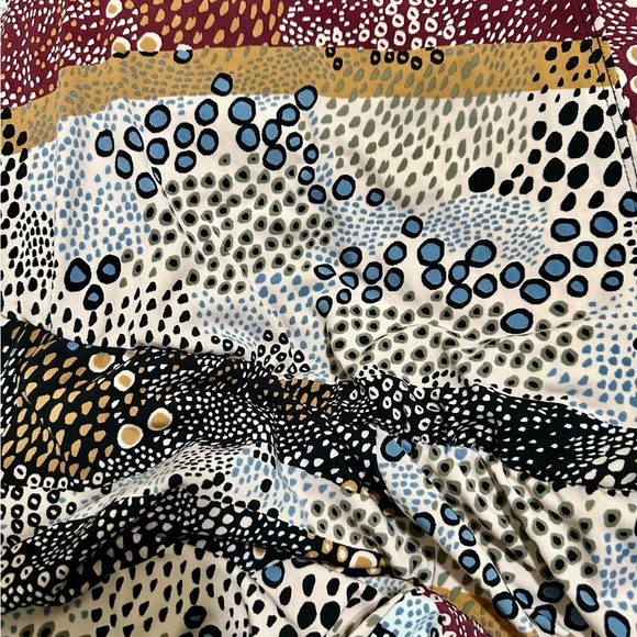 BCBGeneration Short Sleeve Cold Shoulder Circle & Spots Romper Surplice Bodice - Picture 11 of 11